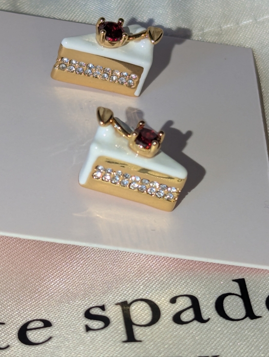 Kate Spade New York Pastry 🍰 🎂 🍰 🎂 Shop Cake Slice Studs - Picture 3 of 16